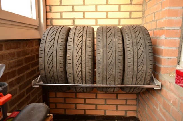 Хранение шин: как правильно хранить автомобильные колеса на балконе, складе