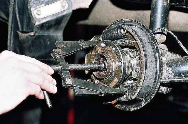 Ступица переднего колеса Форд Фокус 2, устройство ступицы на Шевроле Нива