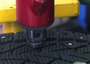 Ошиповка зимних шин: ремонтные шипы для зимней резины, дошиповка колес