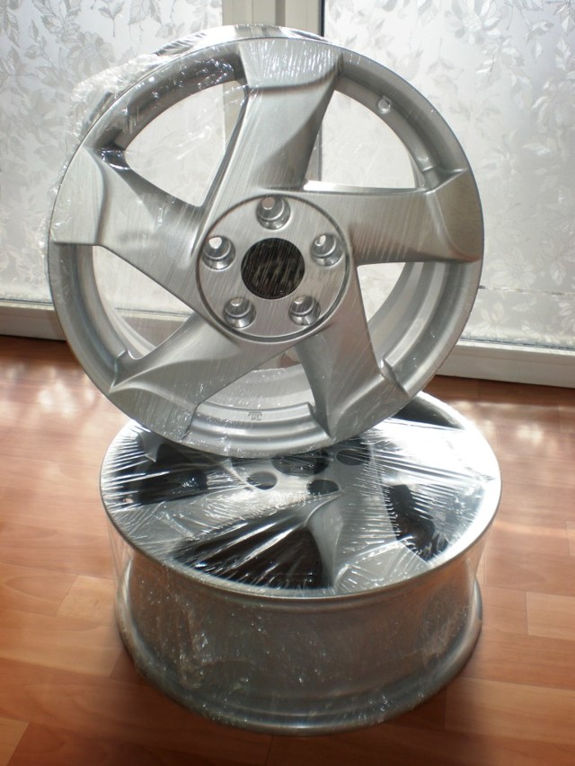 Диски на Дастер: штампованные колесные диски для Рено Дастера (duster) 4х4